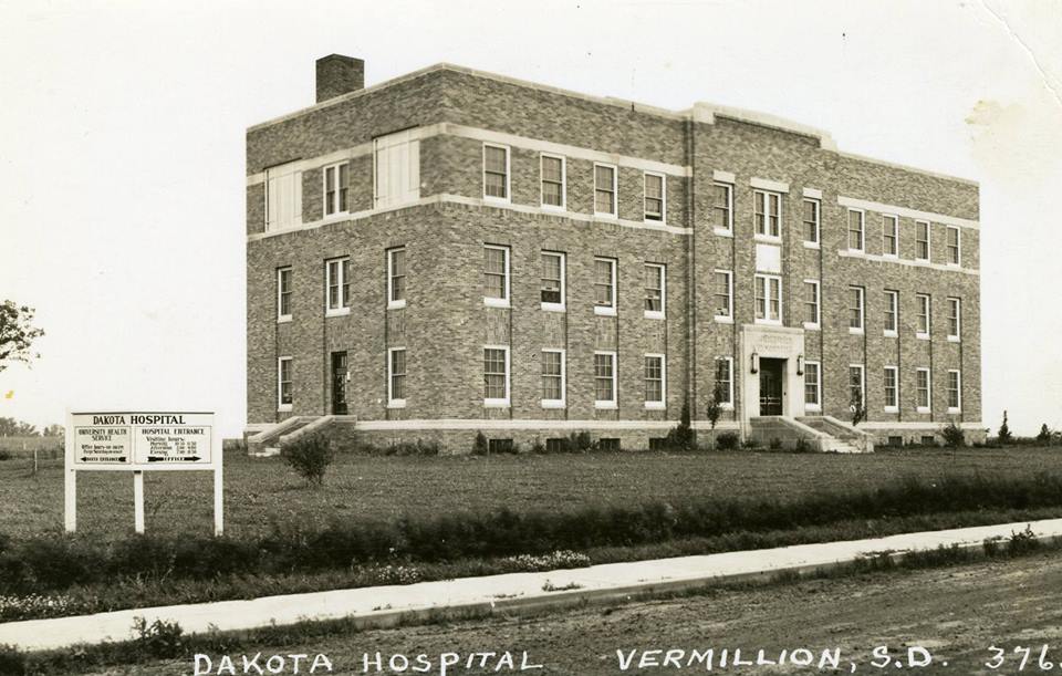 018027-00362 MURAL Dakota Hospital History 89x66